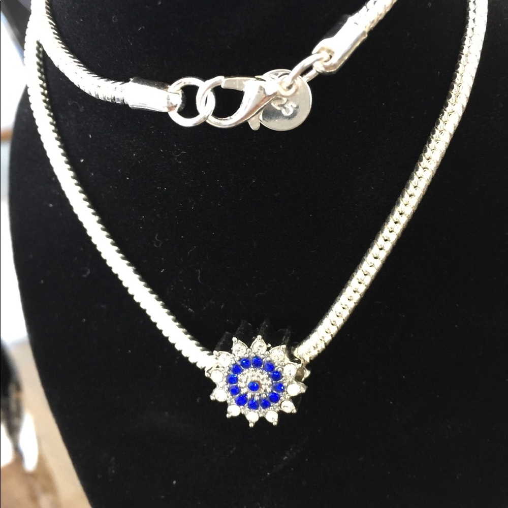 🔥🎁Necklace with pendant by Miriam’s Designs🔥🌺